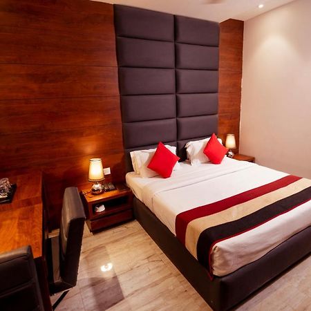 Hotel Crossroad Lucknow Exterior photo