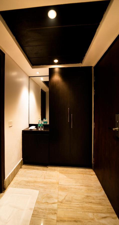 Hotel Crossroad Lucknow Exterior photo