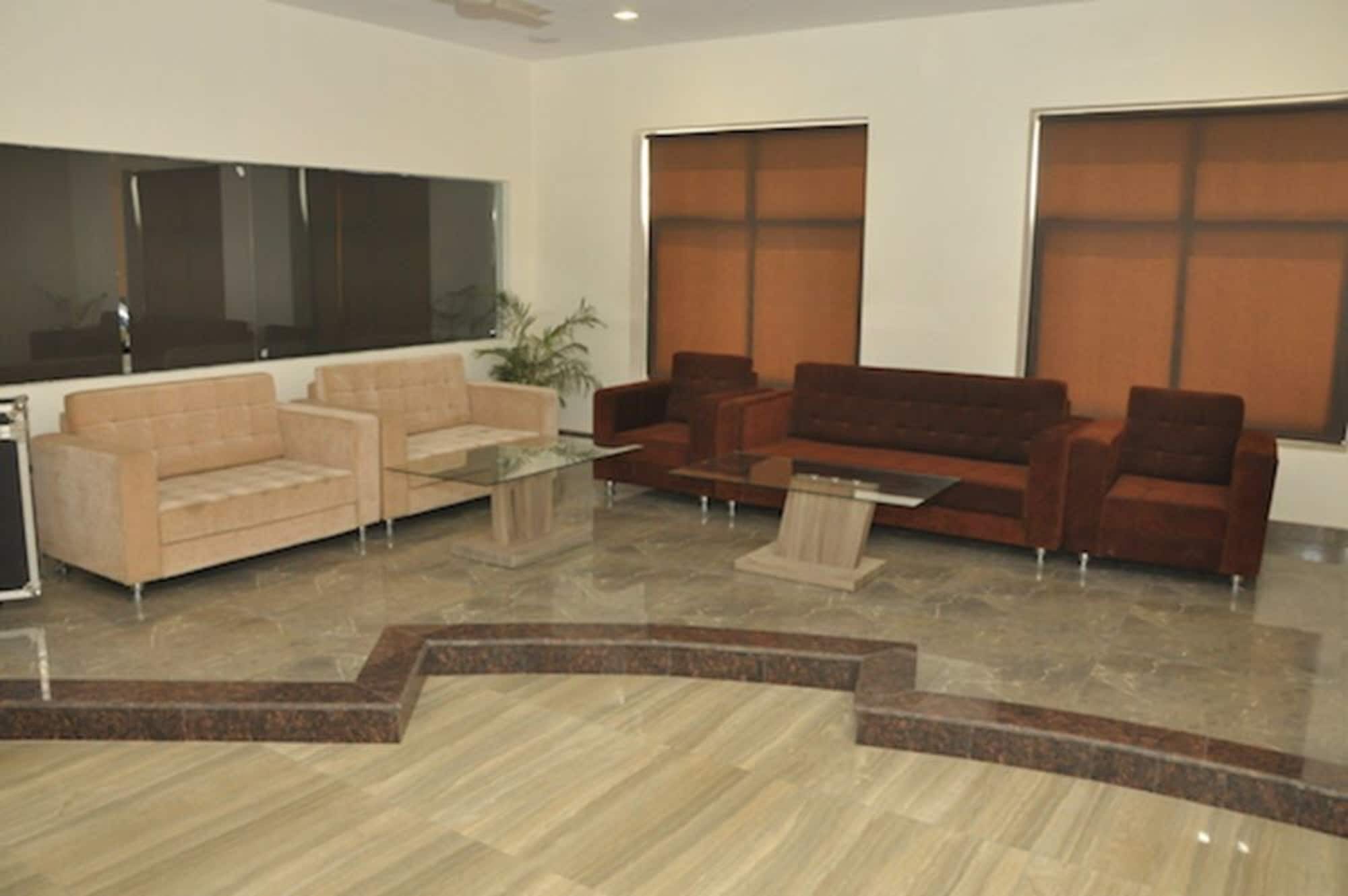 Hotel Crossroad Lucknow Exterior photo